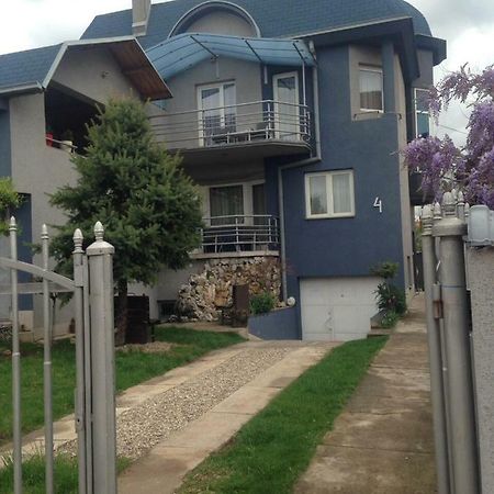 Blue House Apartment Ni Eksteriør bilde