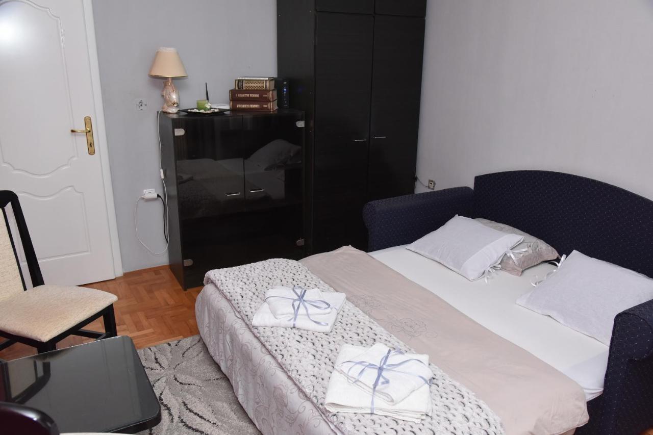 Blue House Apartment Ni Eksteriør bilde