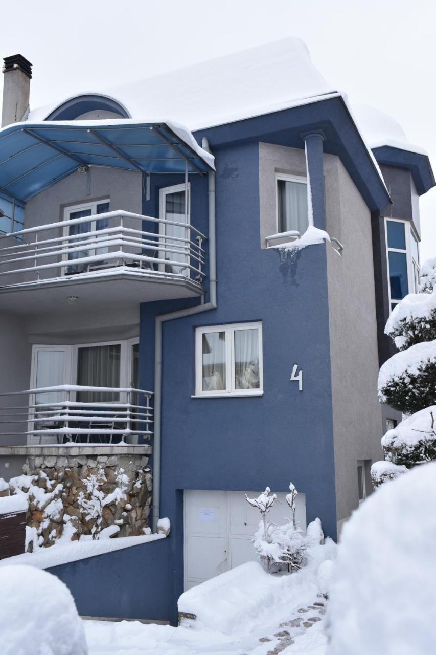 Blue House Apartment Ni Eksteriør bilde