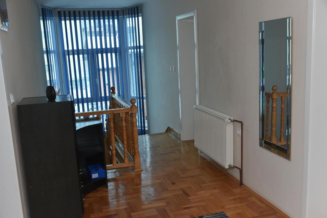 Blue House Apartment Ni Eksteriør bilde