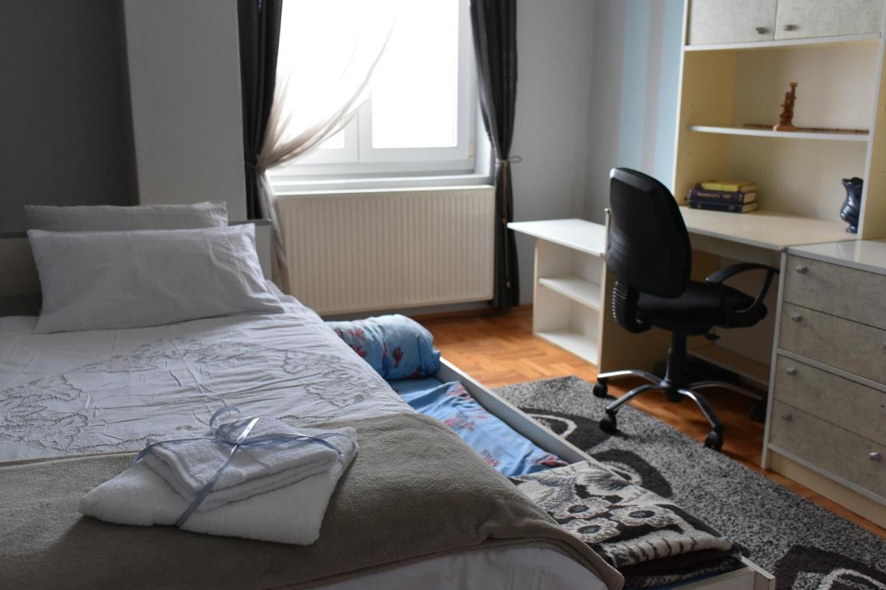 Blue House Apartment Ni Eksteriør bilde