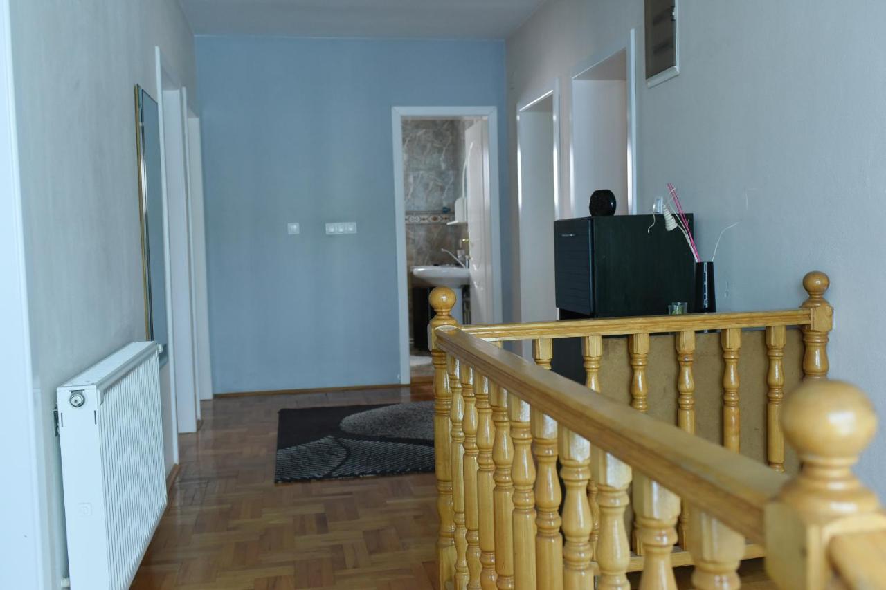 Blue House Apartment Ni Eksteriør bilde